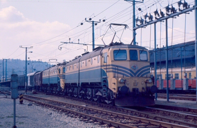 {short description of image}